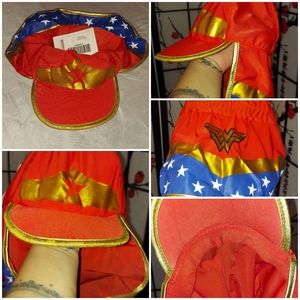 Wonderwoman youth flexhat with cape from bioworld